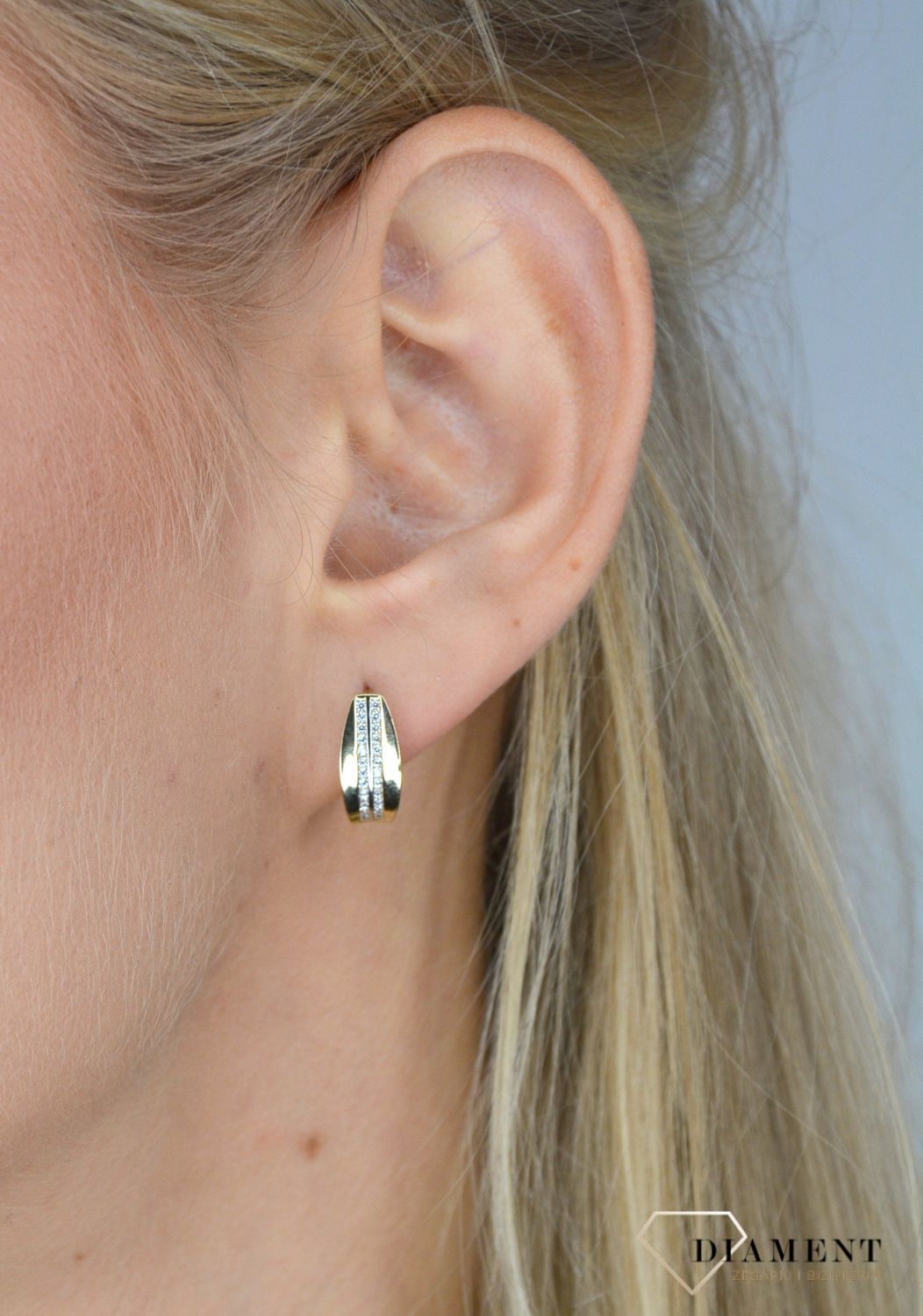 Złote kolczyki przy uchu rząd białych cyrkonii KL 6159 333.jpg